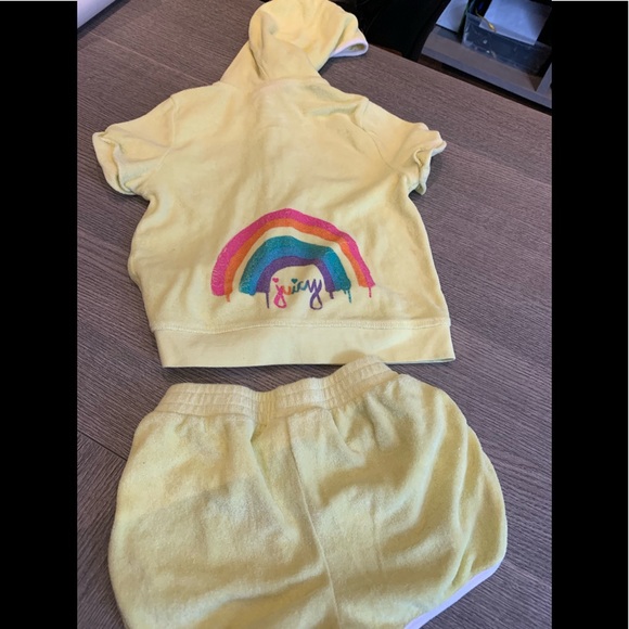 Girls Juicy Couture terry cloth shorts - Picture 1 of 3